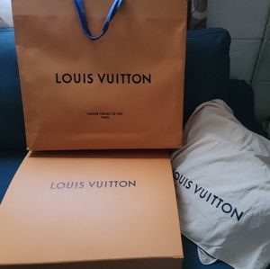 Louis Vitton Neverfull Presentation box and  Accessories
